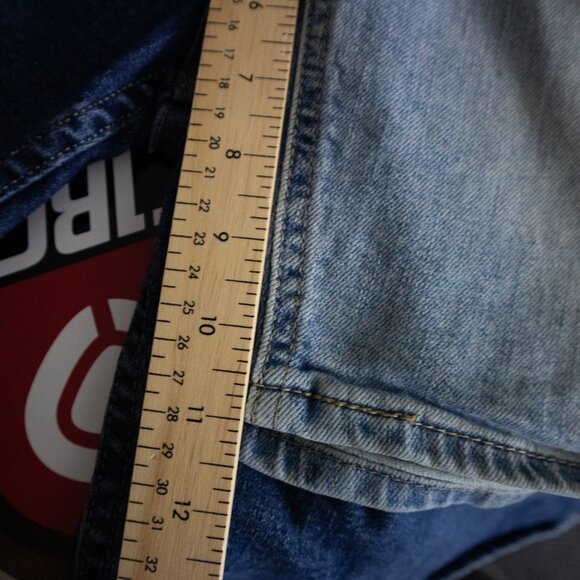 Levi's 541 Light Wash Denim Jorts / 34 - Picture 9 of 9